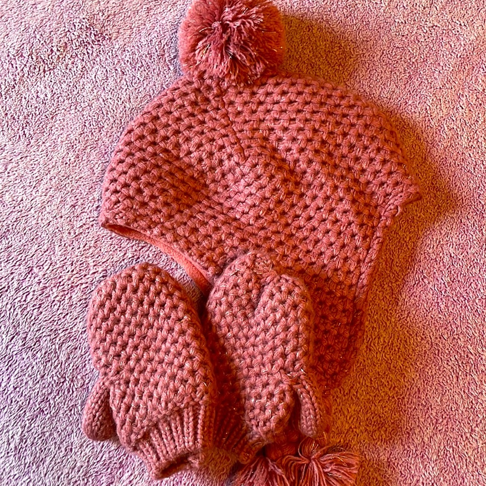 Old Navy Toddler set/ pink toboggan and mittens